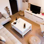 Cozy Family Friendly With Large Garden Close To Beaches - Dirella 公寓 Kynopiástai