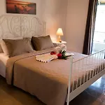 公寓 Cozy Family Friendly With Large Garden Close To Beaches - Dirella