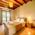 Cozy Family Friendly With Large Garden Close To Beaches - Dirella * Kynopiástai