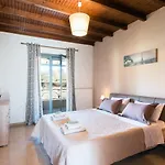 Cozy Family Friendly With Large Garden Close To Beaches - Dirella 公寓 Kynopiástai