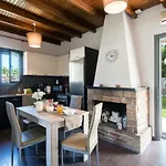 Cozy Family Friendly With Large Garden Close To Beaches - Dirella *