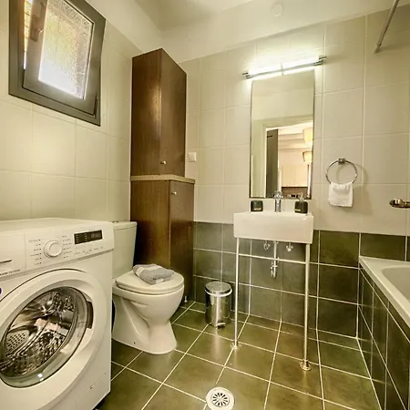 Cozy Family Friendly With Large Garden Close To Beaches - Dirella *