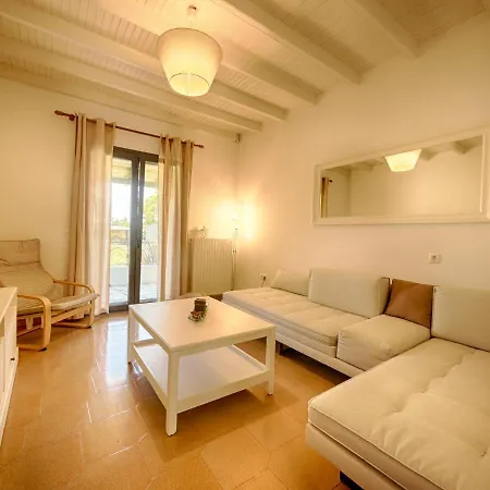 Cozy Family Friendly With Large Garden Close To Beaches - Dirella