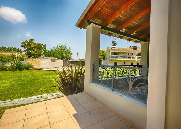 Апартаменты Cozy Family Friendly With Large Garden Close To Beaches - Dirella *