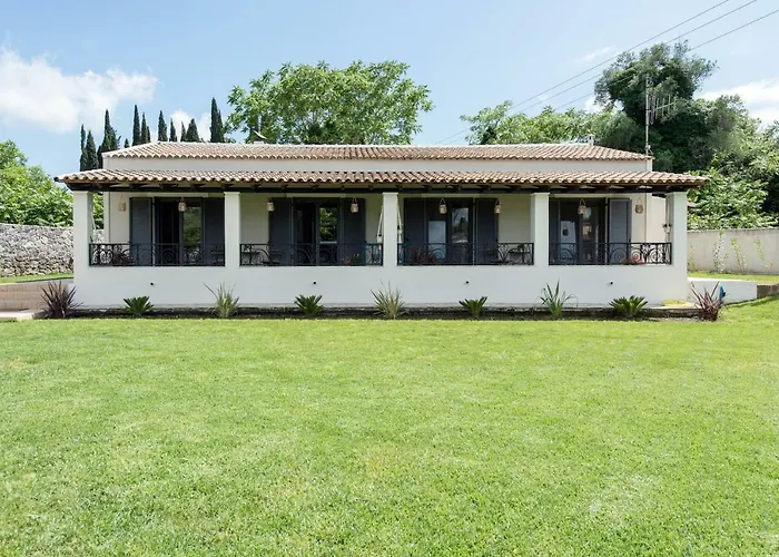 Cozy Family Friendly With Large Garden Close To Beaches - Dirella Апартаменты