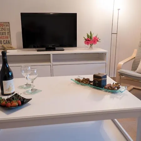 Cozy Family Friendly With Large Garden Close To Beaches - Dirella
