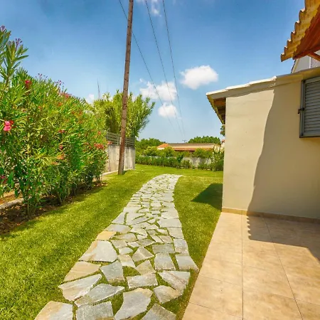 Cozy Family Friendly With Large Garden Close To Beaches - Dirella Kynopiastai