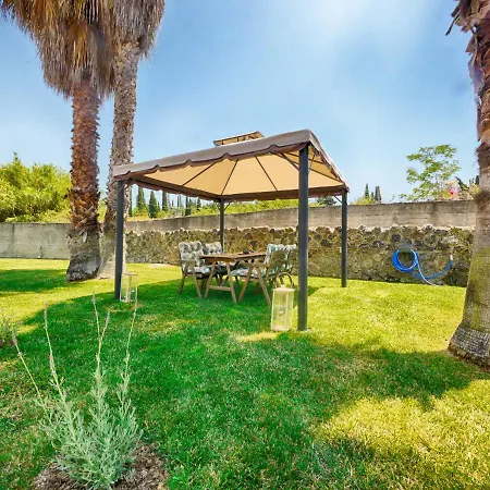 Cozy Family Friendly With Large Garden Close To Beaches - Dirella *