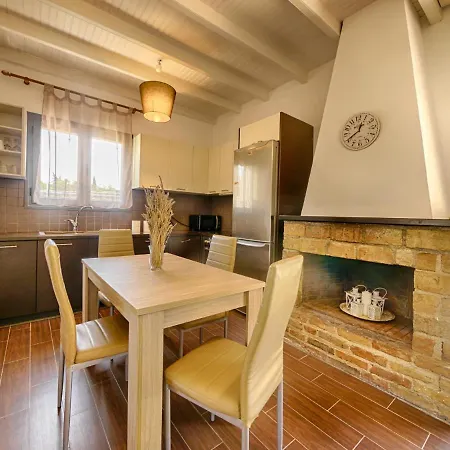 Cozy Family Friendly With Large Garden Close To Beaches - Dirella