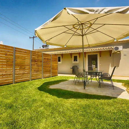 Cozy Family Friendly With Large Garden Close To Beaches - Dirella Apartment Kynopiastai