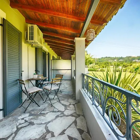Cozy Family Friendly With Large Garden Close To Beaches - Dirella Apartment Kynopiastai