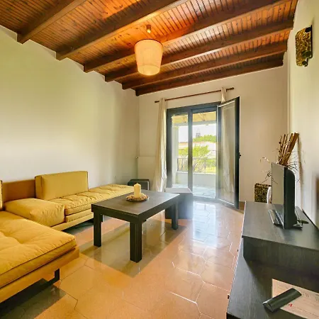 Cozy Family Friendly With Large Garden Close To Beaches - Dirella Apartment