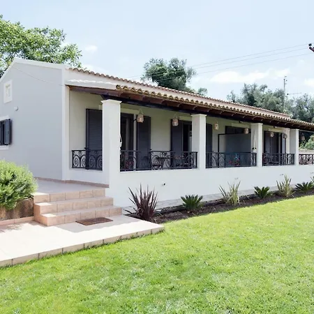 Cozy Family Friendly With Large Garden Close To Beaches - Dirella