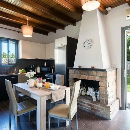 Cozy Family Friendly With Large Garden Close To Beaches - Dirella *