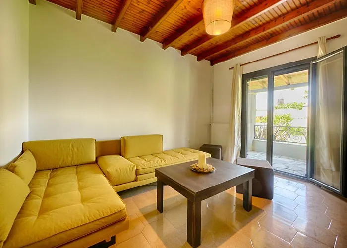 公寓 Cozy Family Friendly With Large Garden Close To Beaches - Dirella Kynopiástai