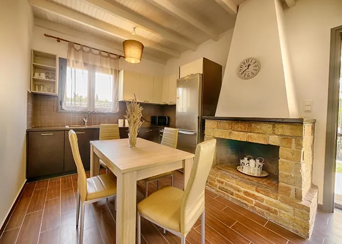 Cozy Family Friendly With Large Garden Close To Beaches - Dirella