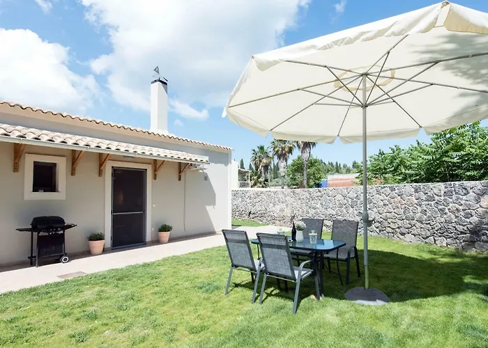 Cozy Family Friendly With Large Garden Close To Beaches - Dirella