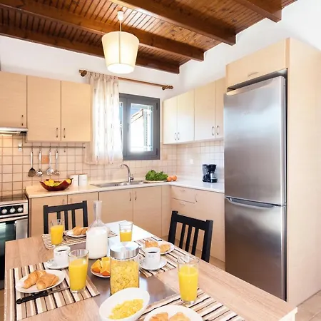 Cozy Family Friendly With Large Garden Close To Beaches - Dirella *