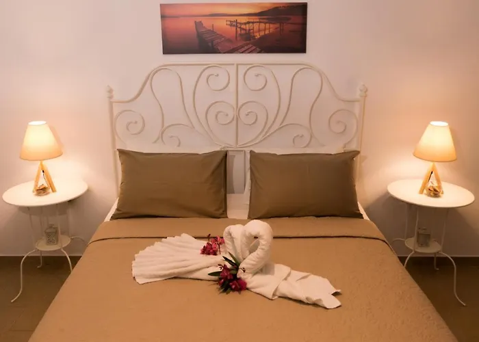 Cozy Family Friendly With Large Garden Close To Beaches - Dirella Kynopiástai