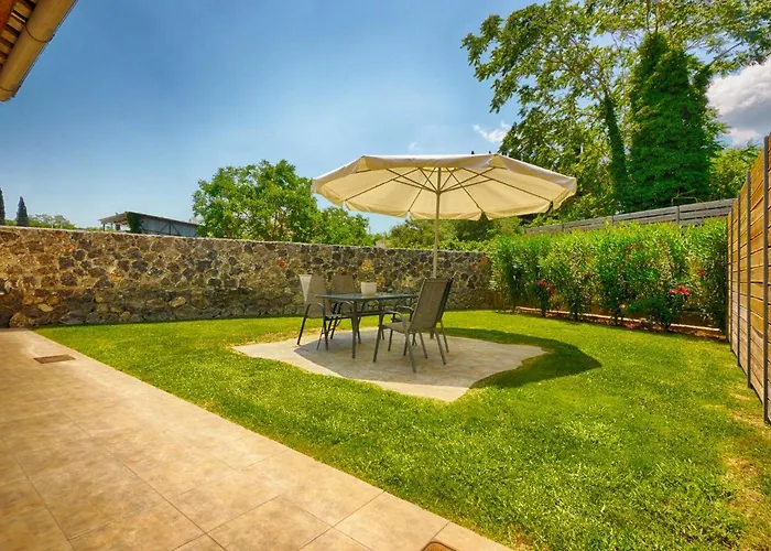 Apartamento Cozy Family Friendly With Large Garden Close To Beaches - Dirella