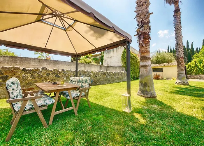 Cozy Family Friendly With Large Garden Close To Beaches - Dirella * Kynopiástai