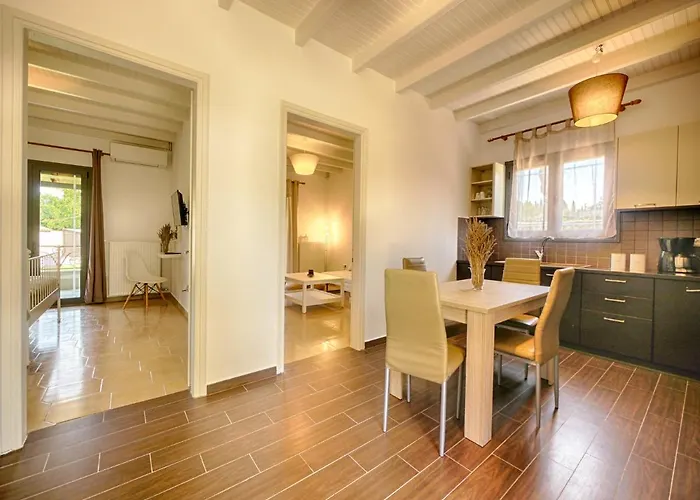 Cozy Family Friendly With Large Garden Close To Beaches - Dirella Apartamento *