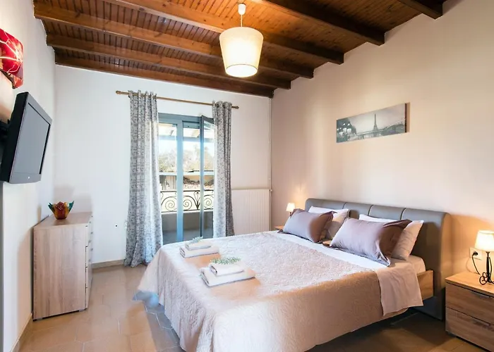 Cozy Family Friendly With Large Garden Close To Beaches - Dirella Apartamento Kynopiástai